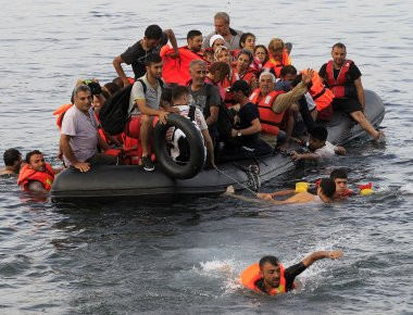 Ο Δήμαρχος Λέσβου στέλνει επιστολές: Ασφυκτική η κατάσταση στη Λέσβο από τους αλλοδαπούς